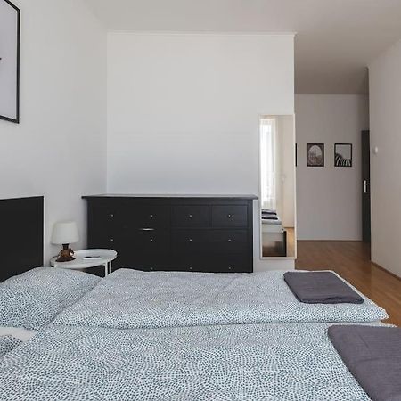 布达佩斯Bright Downtown Balcony Retreat公寓 外观 照片