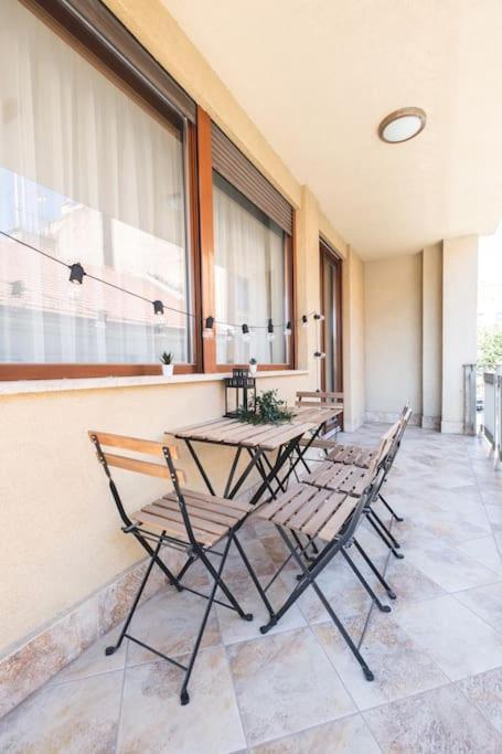 布达佩斯Bright Downtown Balcony Retreat公寓 外观 照片