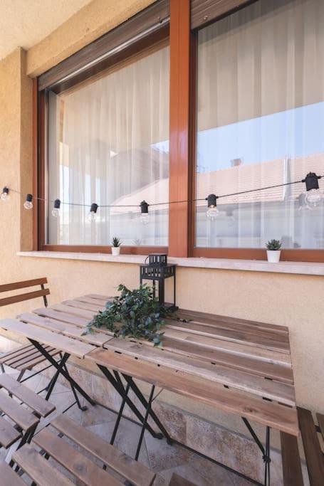 布达佩斯Bright Downtown Balcony Retreat公寓 外观 照片